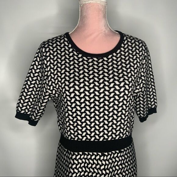 DKNY knit dress.‎ - Picture 3 of 11